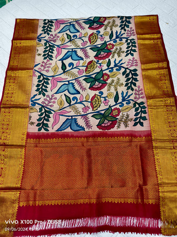 Kanchipattu Duppattas Floral 8 inches Border
